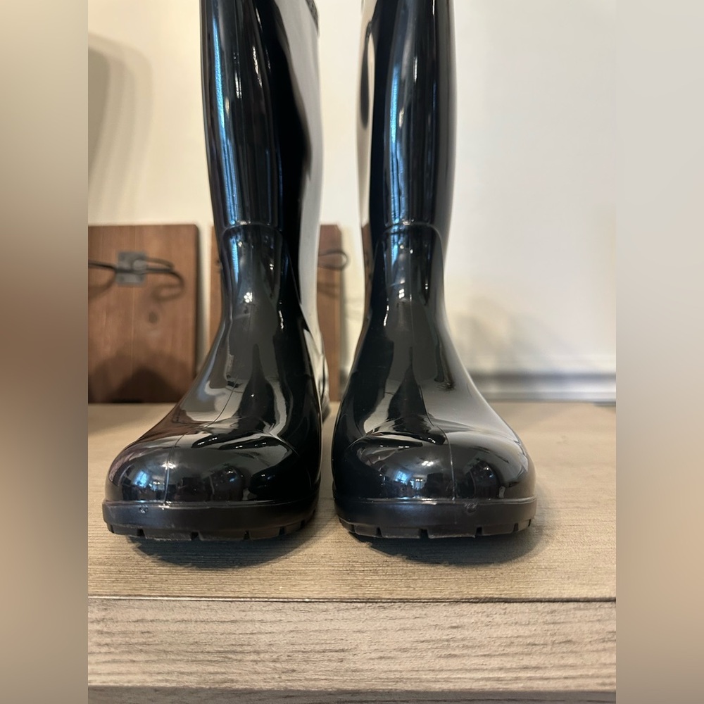 UGG Black Tall Rain boots with warm sheepskin and lambswool on footbed W-8 - Picture 11 of 14